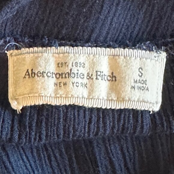 SALE 2/25 Abercrombie & Fitch Boho Style 3/4 Length Sleeve Top, Navy Size Small - Picture 10 of 12